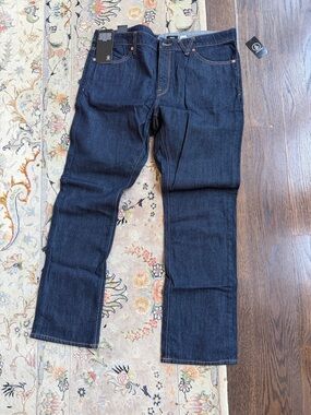VOLCOM NWTs Men's Dark Indigo VORTA Slim Straight Leg Jeans  Size 38